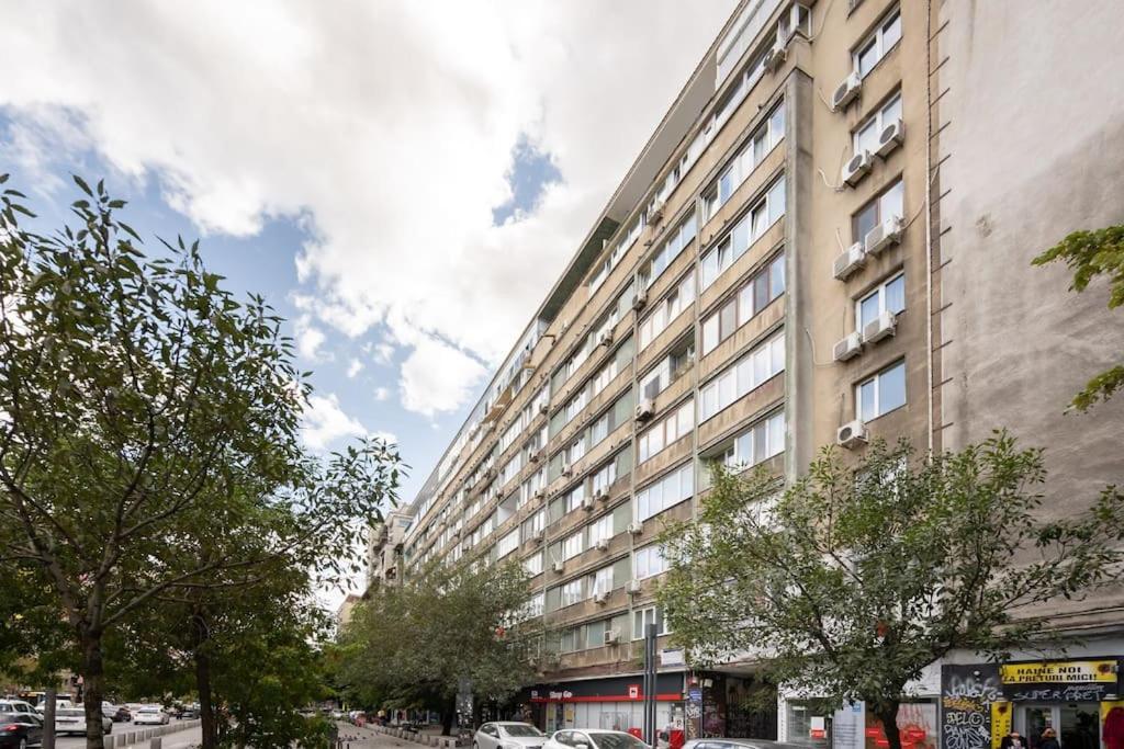 Apartamento Stunning Views 2Br Midtown Flat - Charming Balcony Bucarest Exterior foto